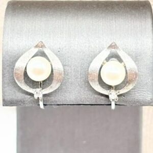 14kt Gold Diamonds/Pearl Earrings